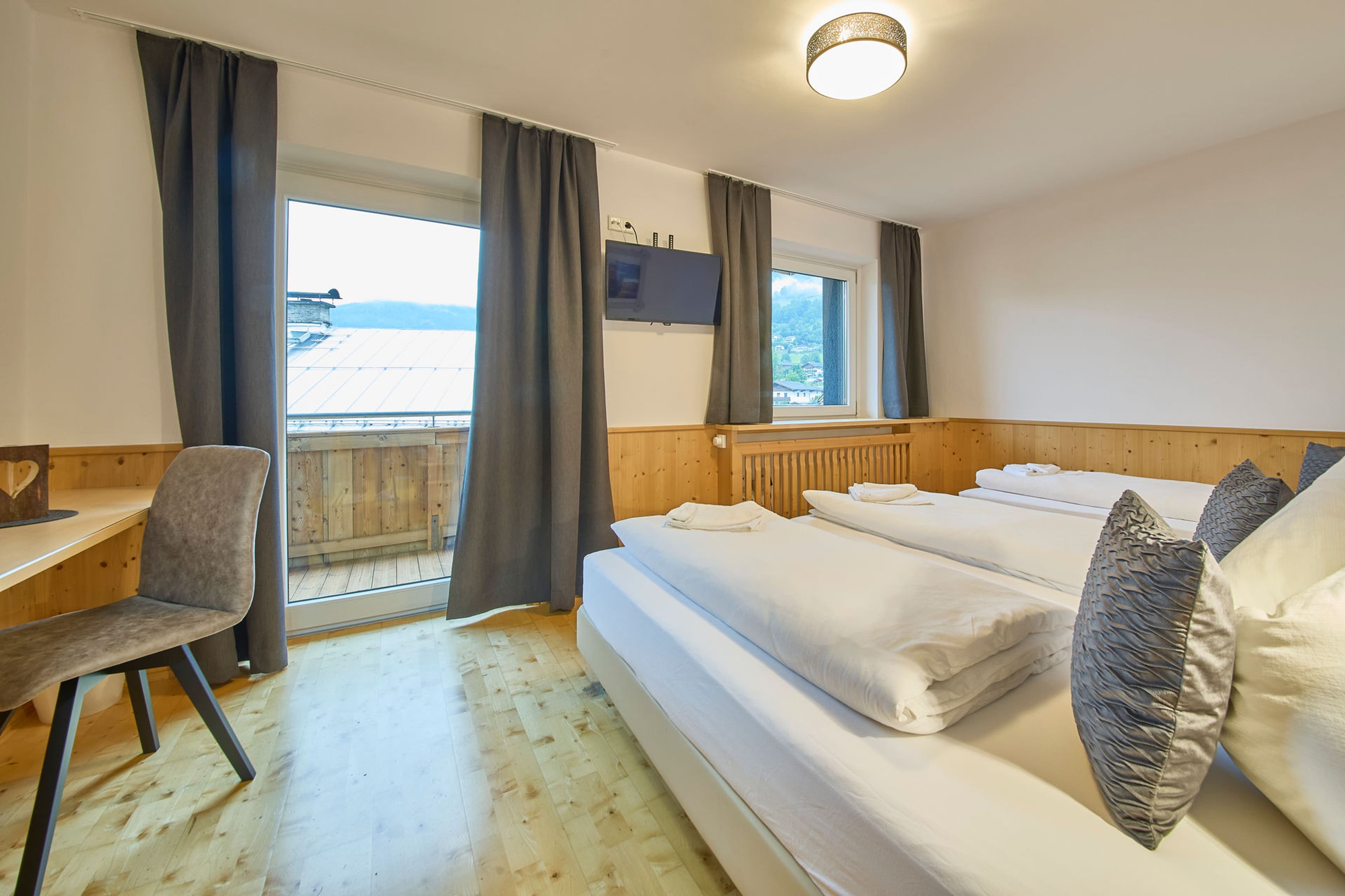 Platzhirsch - Dreibettzimmer Kat. A - inkl. Frühstück - Image 4