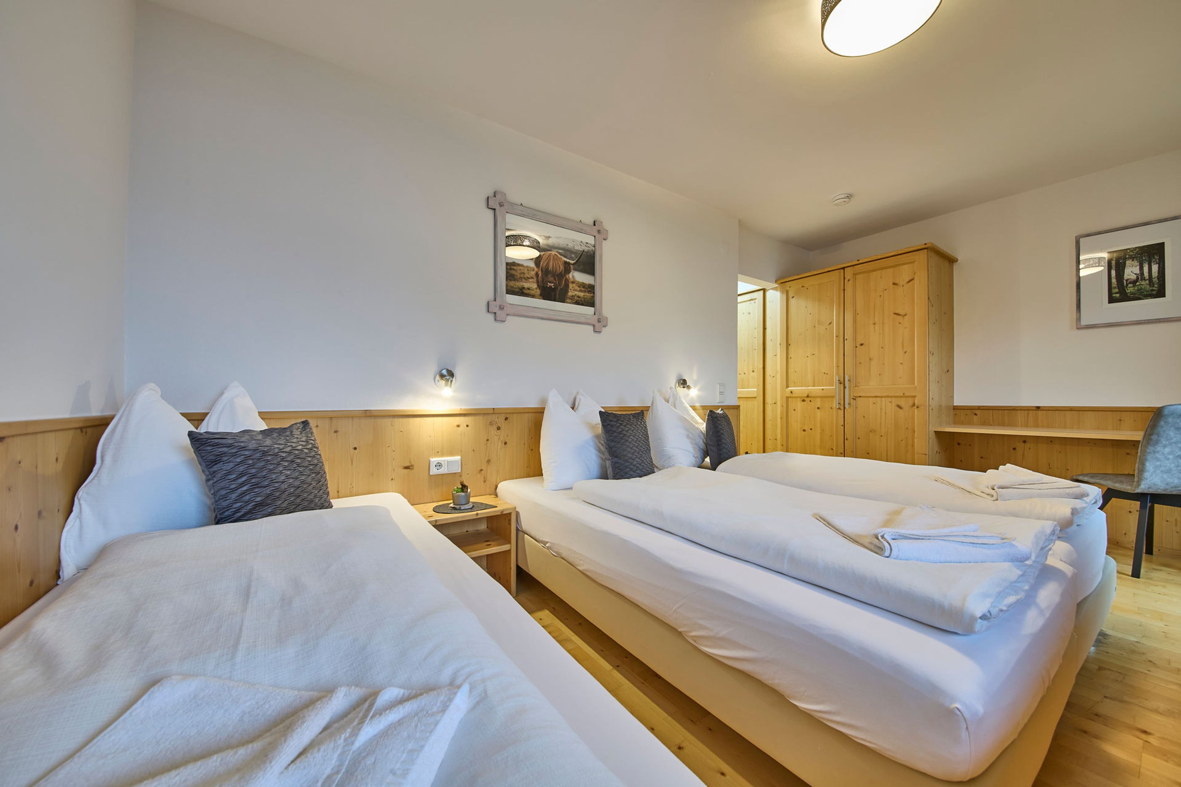 Platzhirsch - Dreibettzimmer Kat. A