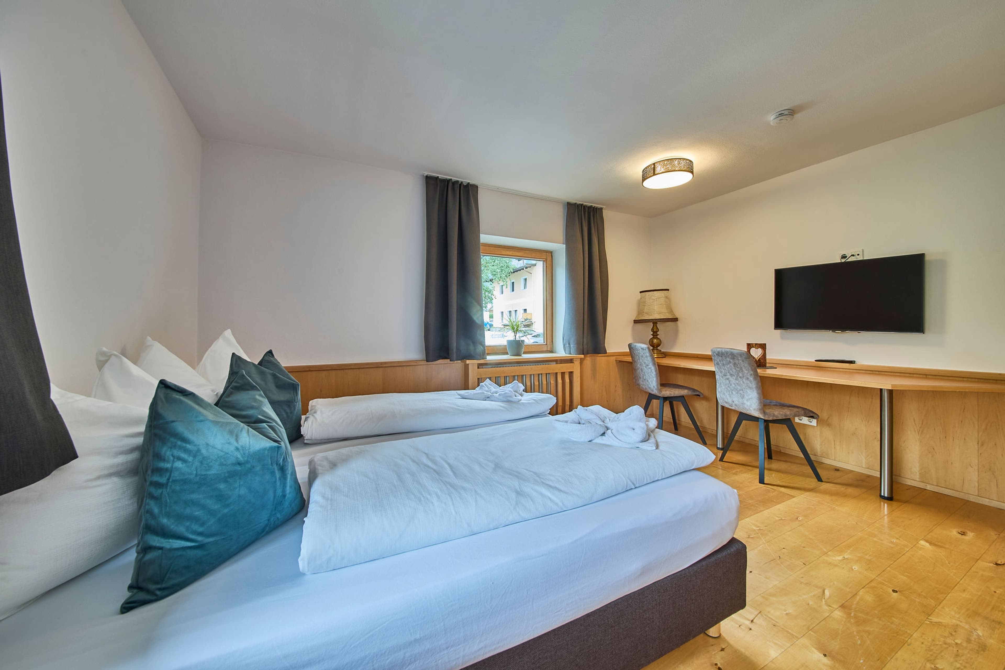 Platzhirsch - Vierbettzimmer Top 2 - inkl. Frühstück - Image 2